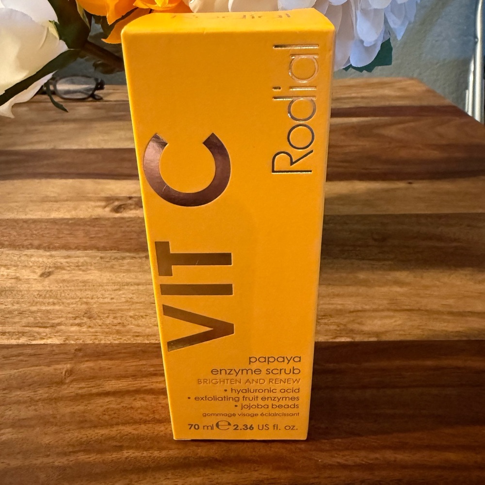 Rodial Papaya Enzyme Scrub in Bright Yellow